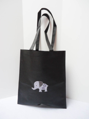 bolsa-tote-bag-en-negro-con-elefante-miscomplementosfavoritos-1
